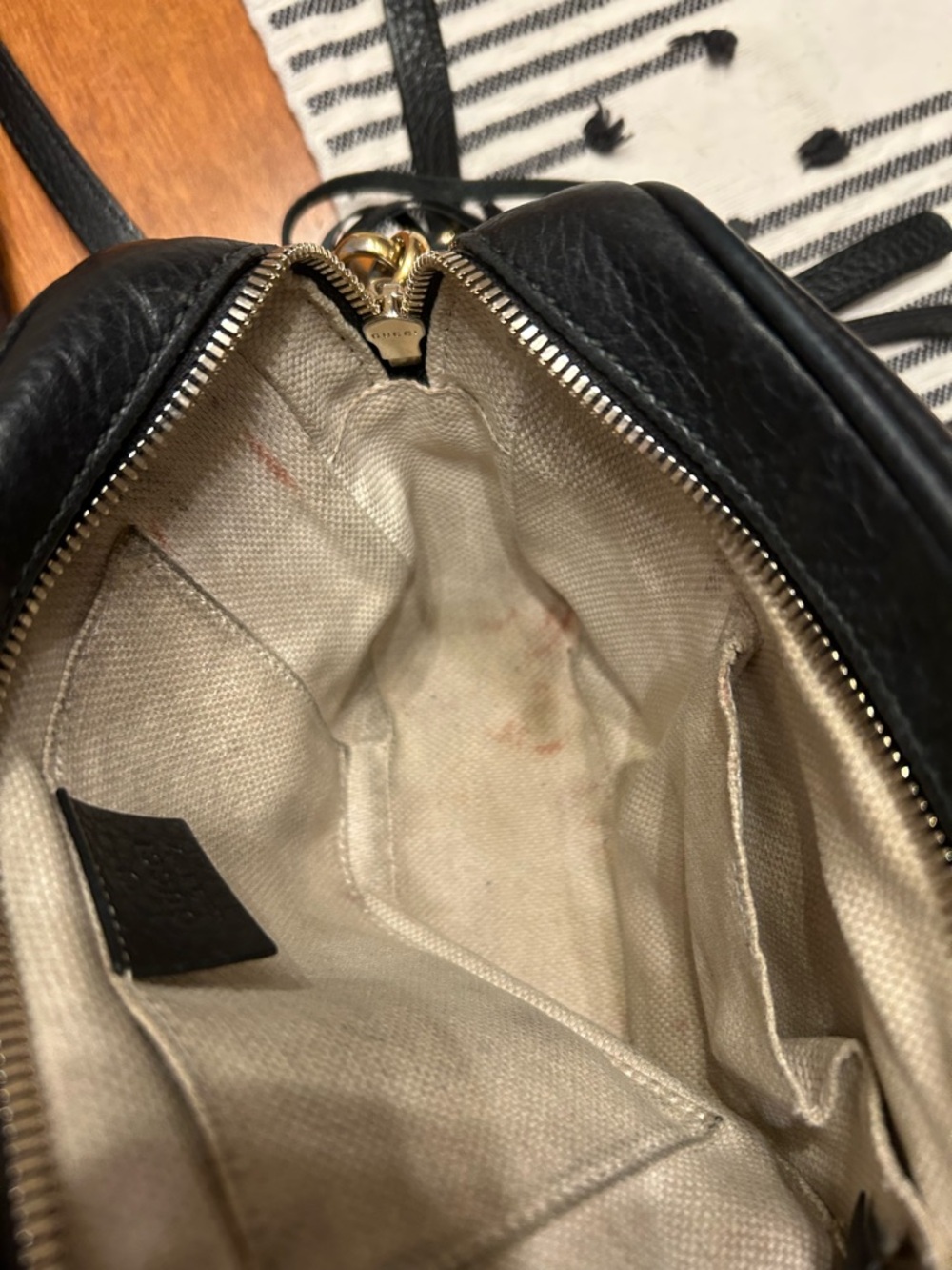 Authentic Gucci Black Soho Pebbled Leather Crossbody ๐ - Picture 9 of 13
